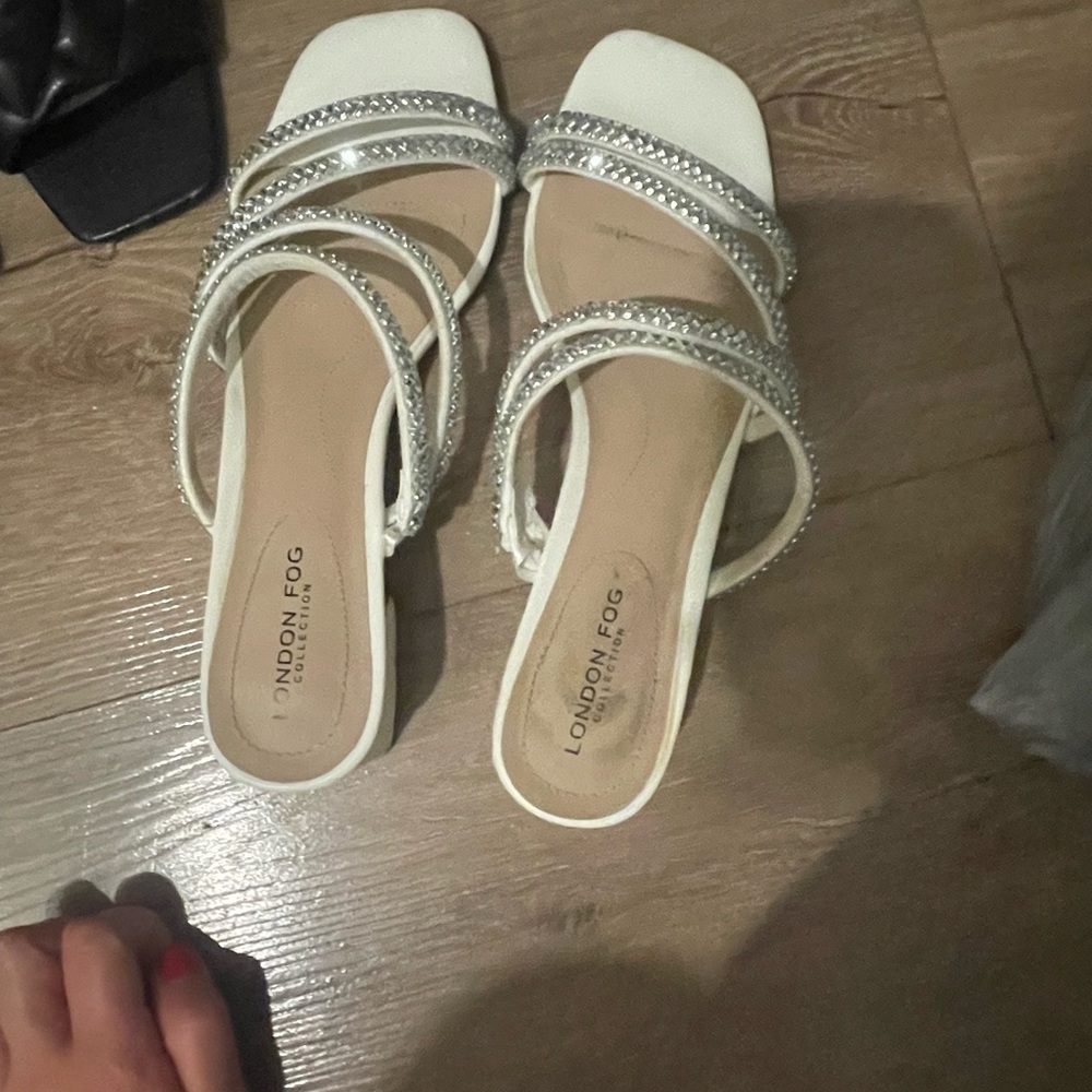 London Fog Women's Sandals in White and Silver